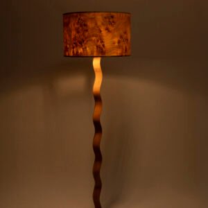 Lámpara de pie KAARME de madera Mazel diseño LED moderno