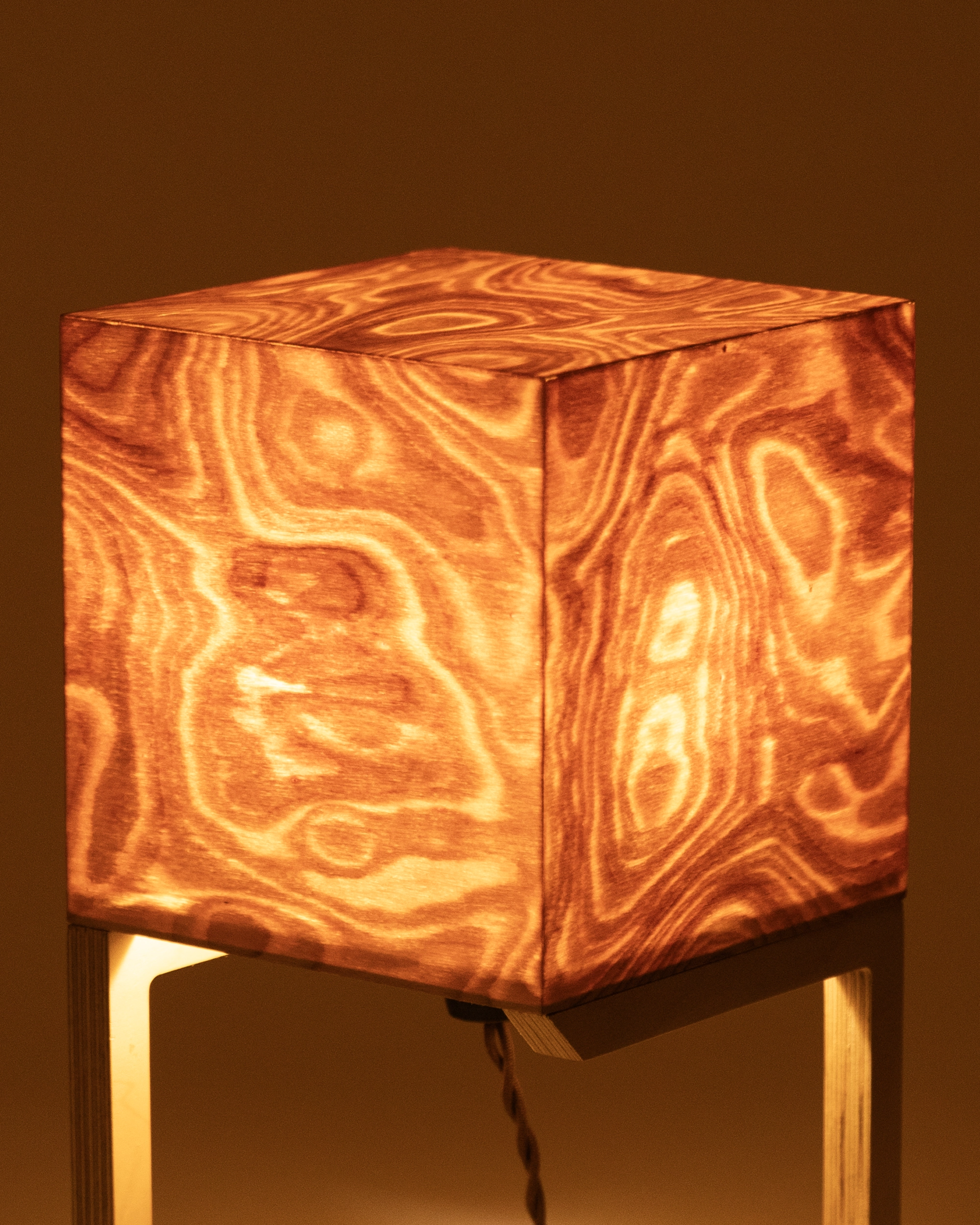 TAHTI LED Tischlampe Holz Design für Schlafzimmer und Wohnzimmer