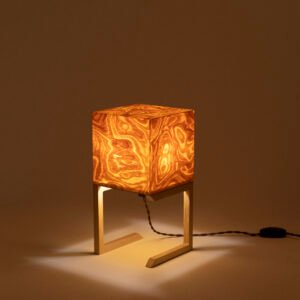 Handgefertigte Tischlampe aus Wurzelholz Furnier mit modernem und natürlichem Design