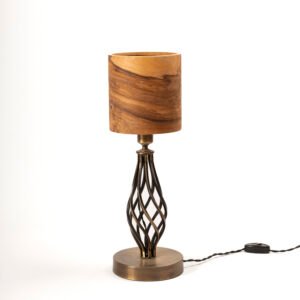 Handgefertigte TIKKA Tischleuchte farbiges Esche Holz Furnier mit kupfer antikem Gehäuse moderne Holzlampe für Wohnräume