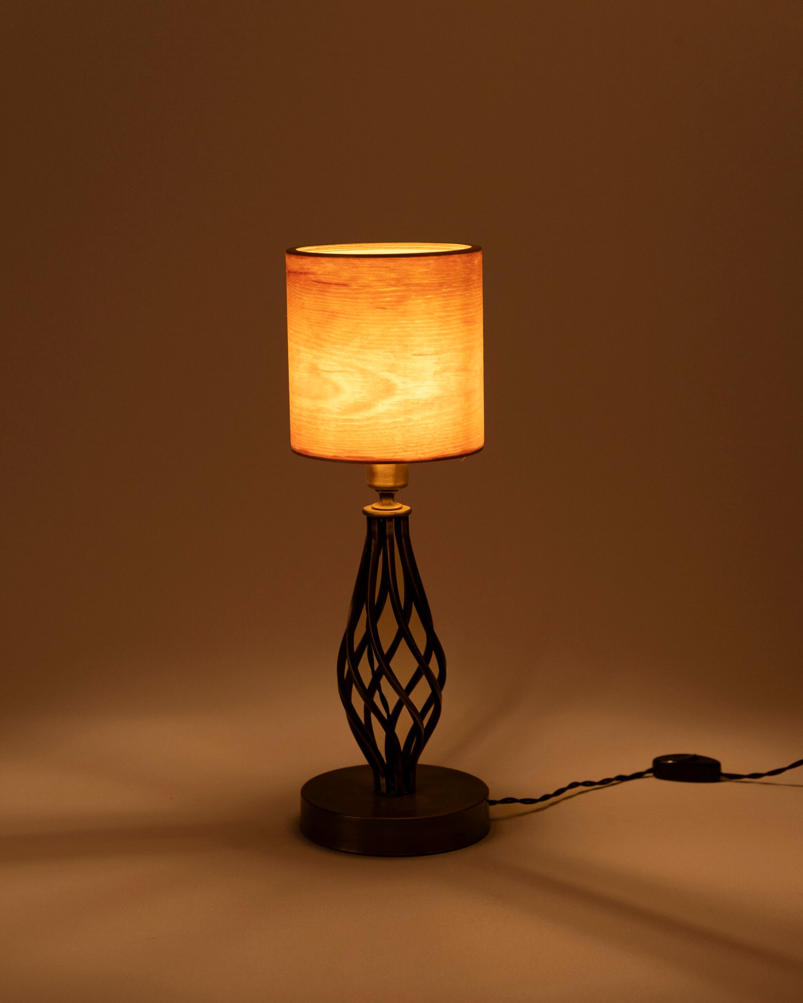 TIKKA wooden table lamp