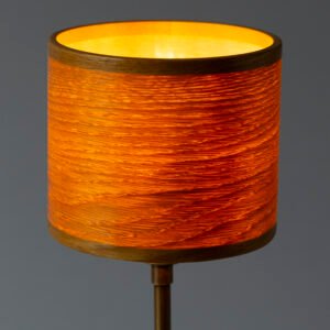 Moderne Tischleuchte aus Eiche Furnier – Torni Designlampe aus Holz