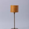 TORNİ lámpara de mesa madera roble con cuerpo de cobre