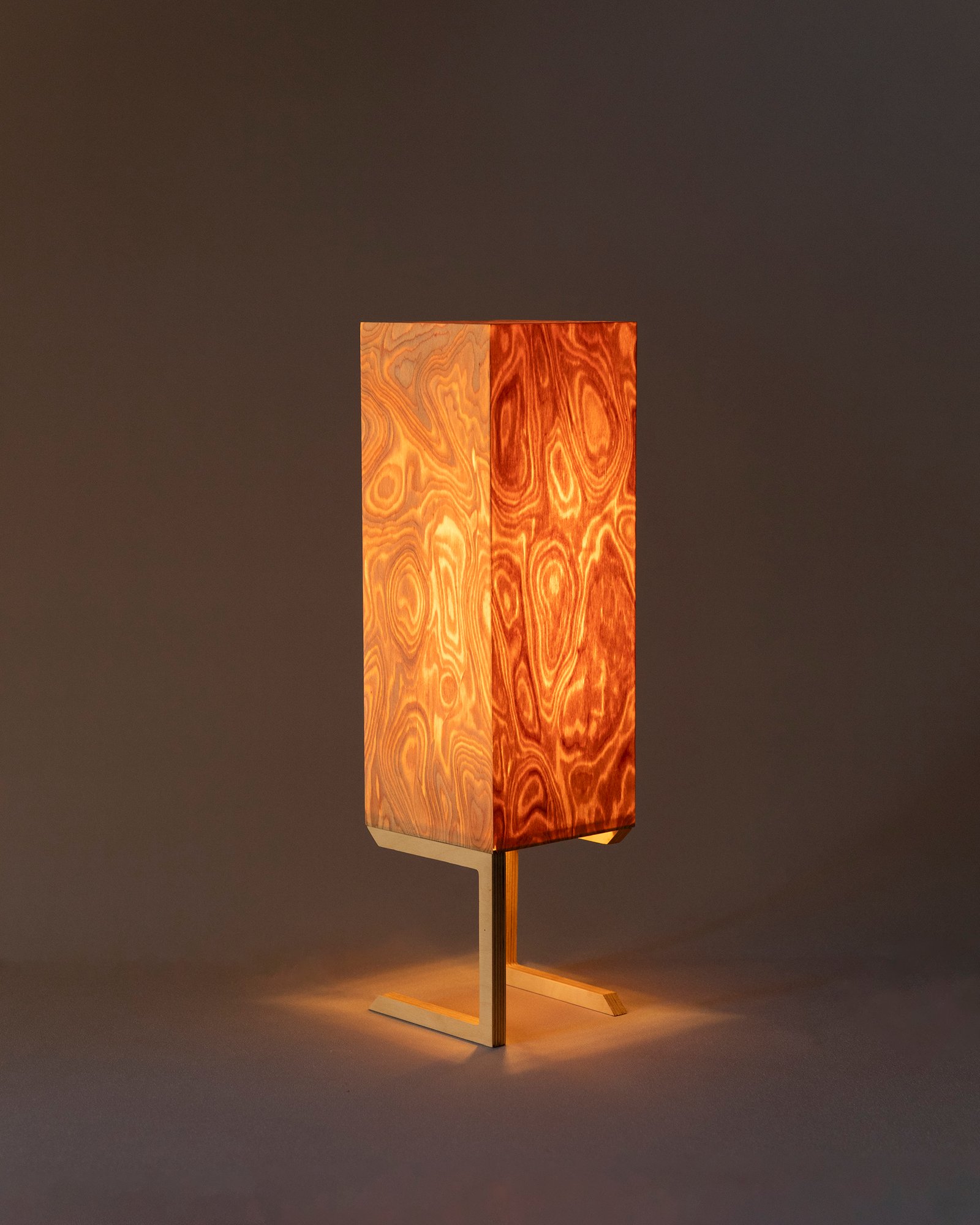 tuli tischlampe aus wurzelholz furnier handgefertigt natürliche design lampe