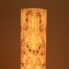 nuotio-led-stehleuchte-aus-holz-wohnraum