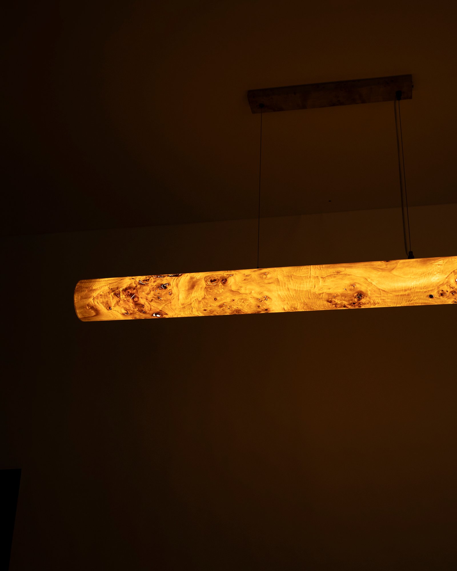 PUTKI Holz Pendelleuchte aus Mazel Furnier