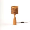 TIKKU Holz Tischlampe aus farbigem Esche Furnier 40 cm handgefertigt