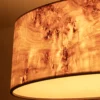 LIEKKI Holz Tischlampe aus farbigem Esche Furnier