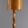 Lámpara de pie de madera JUURI artesanal para interiores modernos